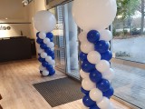 Ballonsaeulen blauweiss